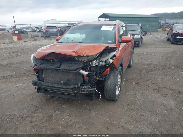 KM8J3CA47HU388021 2017 HYUNDAI TUCSON - Image 2