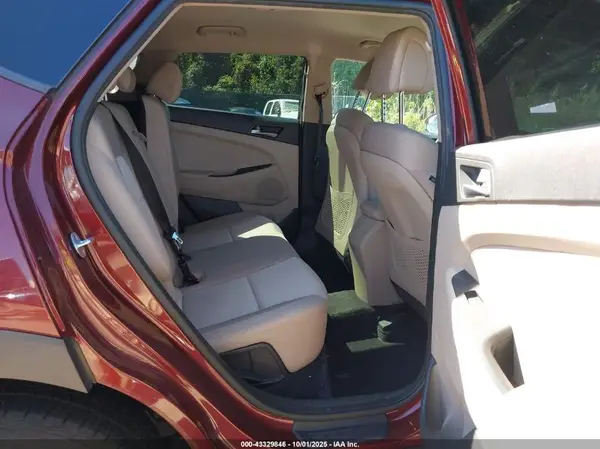 KM8J3CA47HU395048 2017 HYUNDAI TUCSON - Image 8