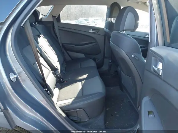 KM8J3CA47HU403181 2017 HYUNDAI TUCSON - Image 8