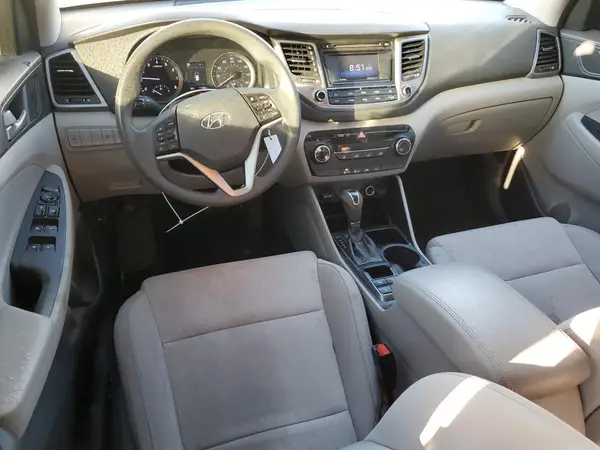 KM8J3CA47HU403696 2017 HYUNDAI TUCSON - Image 8
