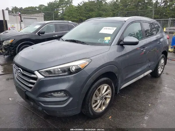 KM8J3CA47HU410180 2017 HYUNDAI TUCSON - Image 2