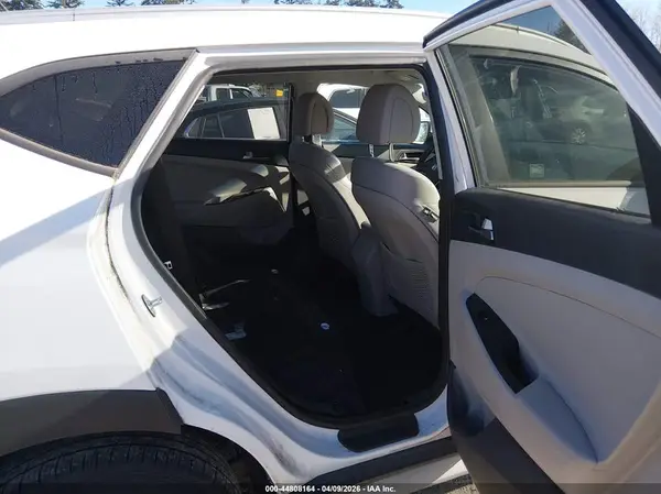 KM8J3CA47HU410616 2017 HYUNDAI TUCSON - Image 8