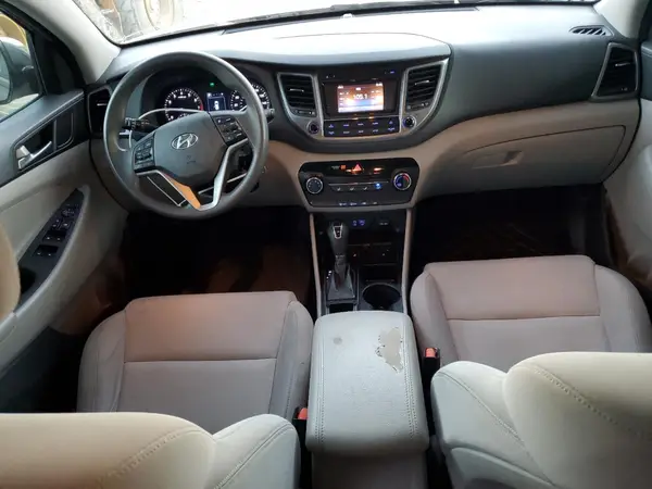 KM8J3CA47HU414228 2017 HYUNDAI TUCSON - Image 8