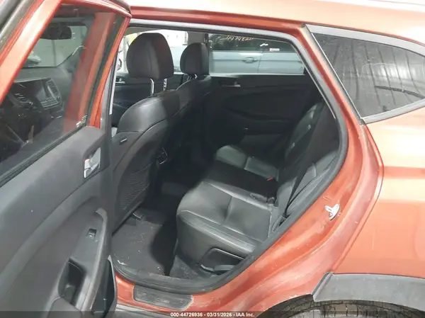KM8J3CA47HU415122 2017 HYUNDAI TUCSON - Image 8