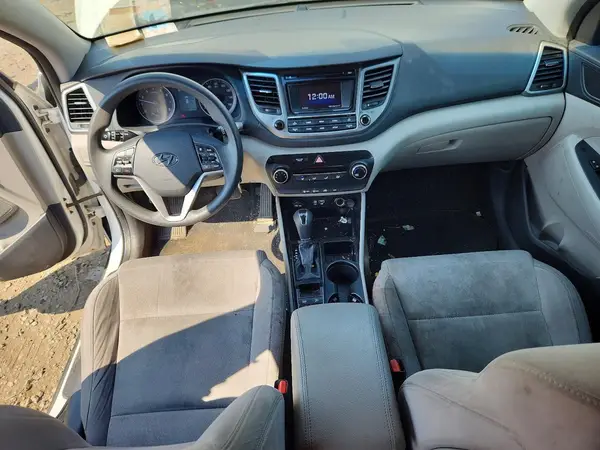 KM8J3CA47HU416836 2017 HYUNDAI TUCSON - Image 8