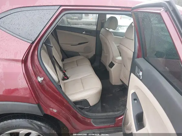 KM8J3CA47HU425942 2017 HYUNDAI TUCSON - Image 8