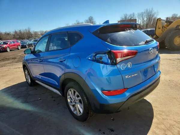 KM8J3CA47HU430039 2017 HYUNDAI TUCSON - Image 2