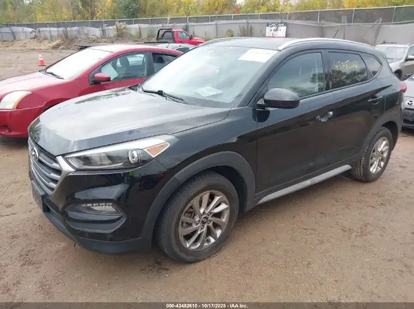 KM8J3CA47HU431014 2017 HYUNDAI TUCSON - Image 2