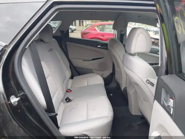 KM8J3CA47HU431014 2017 HYUNDAI TUCSON - Image 8