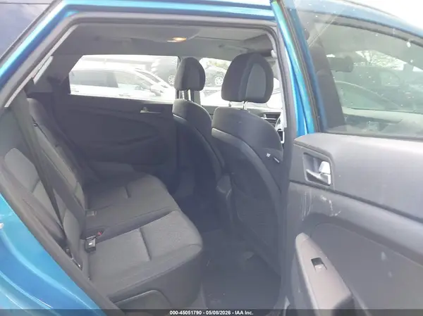 KM8J3CA47HU442966 2017 HYUNDAI TUCSON - Image 8