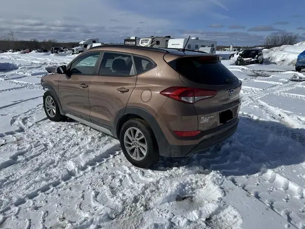 KM8J3CA47HU451585 2017 HYUNDAI TUCSON - Image 2