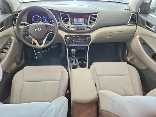 KM8J3CA47HU460853 2017 HYUNDAI TUCSON - Image 8