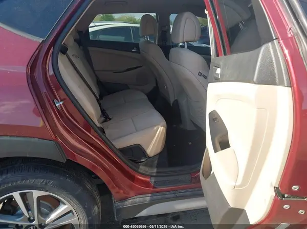 KM8J3CA47HU470721 2017 HYUNDAI TUCSON - Image 8