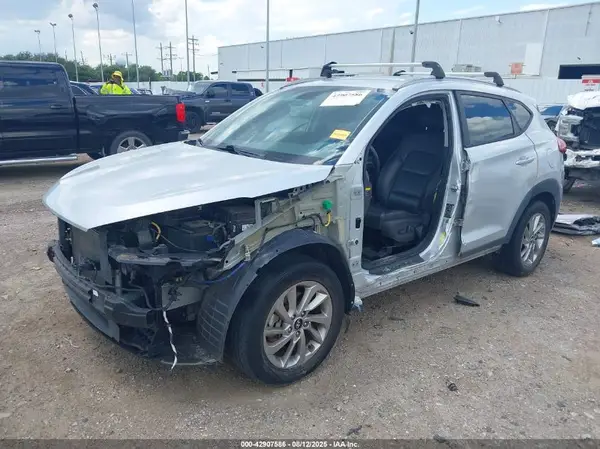 KM8J3CA47HU475398 2017 HYUNDAI TUCSON - Image 2