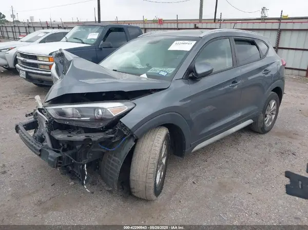 KM8J3CA47HU495876 2017 HYUNDAI TUCSON - Image 2