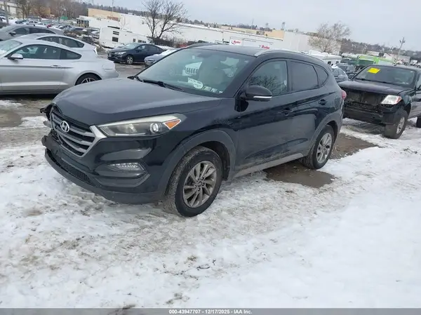 KM8J3CA47HU502843 2017 HYUNDAI TUCSON - Image 2