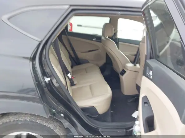KM8J3CA47HU502843 2017 HYUNDAI TUCSON - Image 8