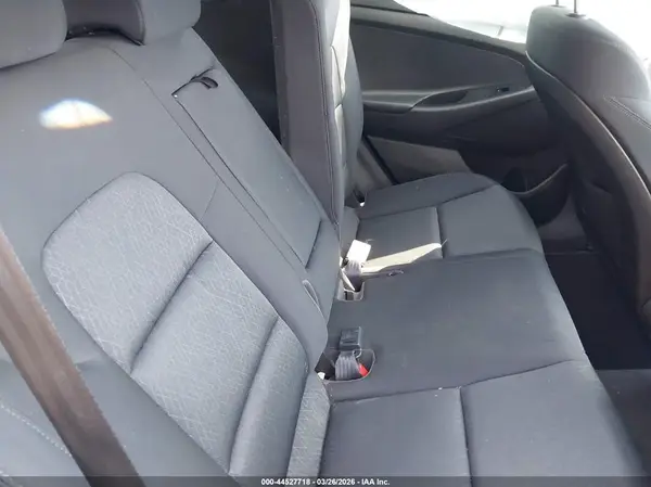 KM8J3CA47HU504480 2017 HYUNDAI TUCSON - Image 8