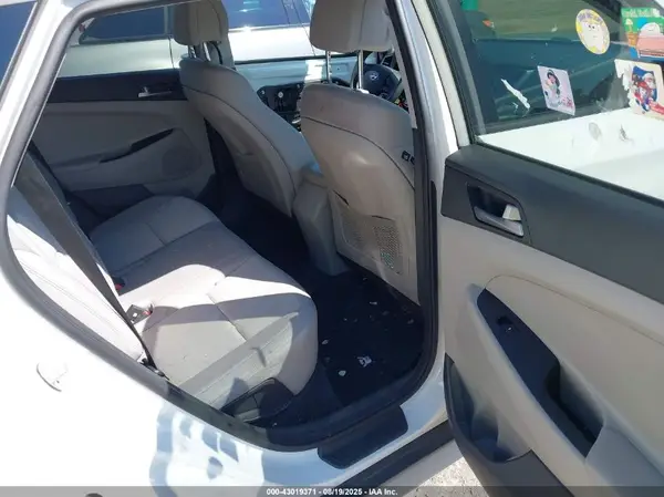KM8J3CA47HU516287 2017 HYUNDAI TUCSON - Image 8