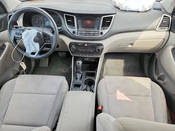 KM8J3CA47HU521327 2017 HYUNDAI TUCSON - Image 8