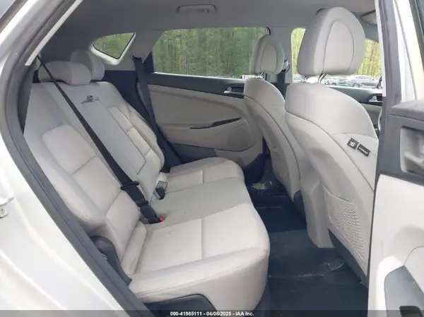 KM8J3CA47HU522428 2017 HYUNDAI TUCSON - Image 8