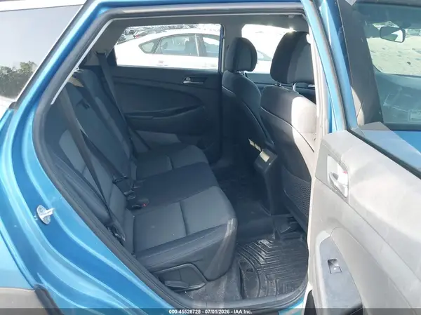 KM8J3CA47HU550701 2017 HYUNDAI TUCSON - Image 8