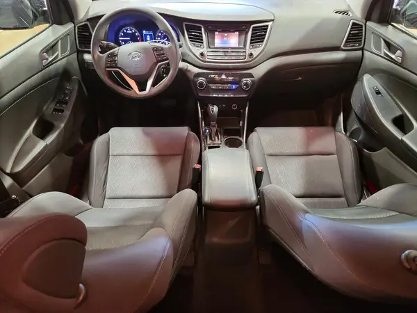 KM8J3CA47HU565330 2017 HYUNDAI TUCSON - Image 8