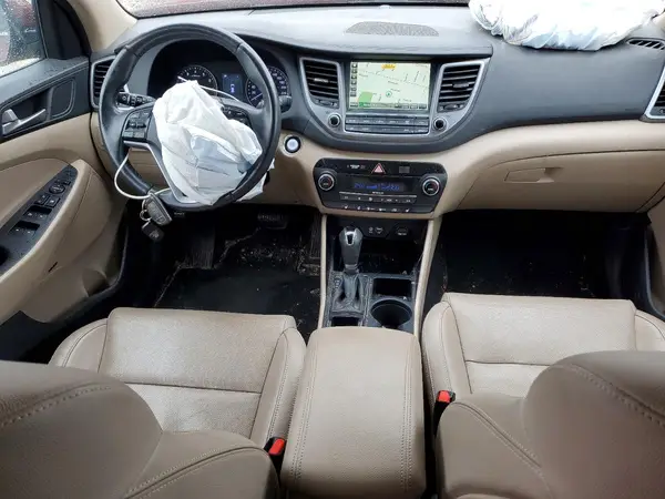 KM8J3CA47HU574853 2017 HYUNDAI TUCSON - Image 8