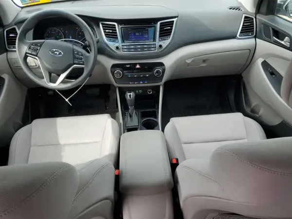 KM8J3CA47HU591071 2017 HYUNDAI TUCSON - Image 8