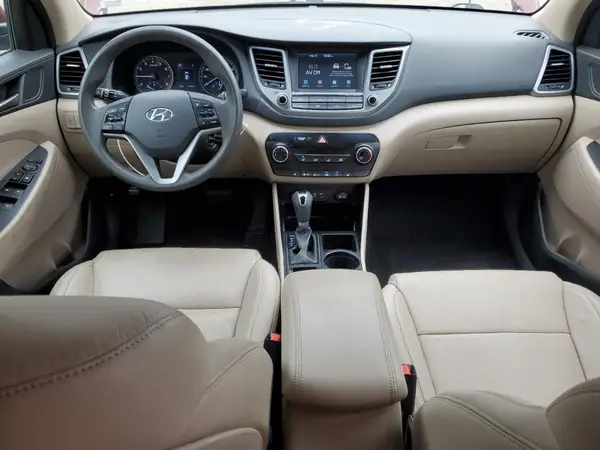 KM8J3CA47JU597426 2018 HYUNDAI TUCSON - Image 8