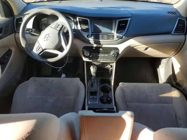 KM8J3CA47JU599211 2018 HYUNDAI TUCSON - Image 8