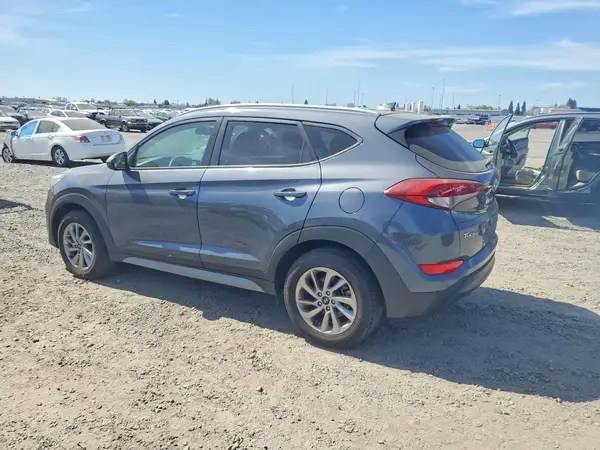 KM8J3CA47JU599581 2018 HYUNDAI TUCSON - Image 2