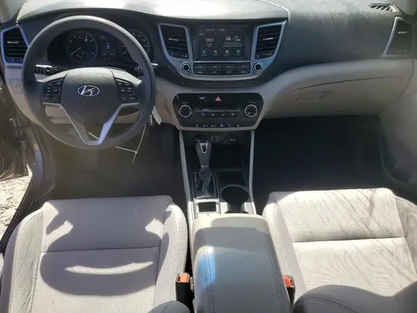 KM8J3CA47JU599581 2018 HYUNDAI TUCSON - Image 8