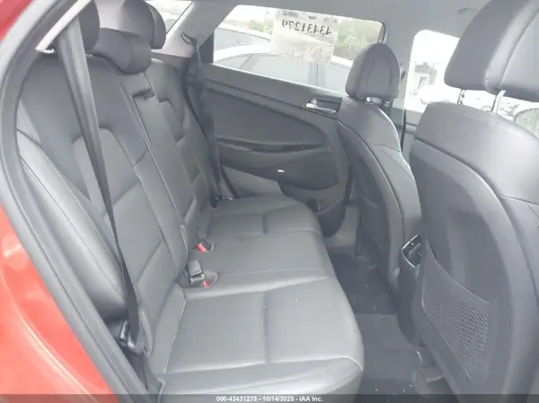 KM8J3CA47JU603385 2018 HYUNDAI TUCSON - Image 8