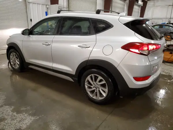 KM8J3CA47JU603791 2018 HYUNDAI TUCSON - Image 2