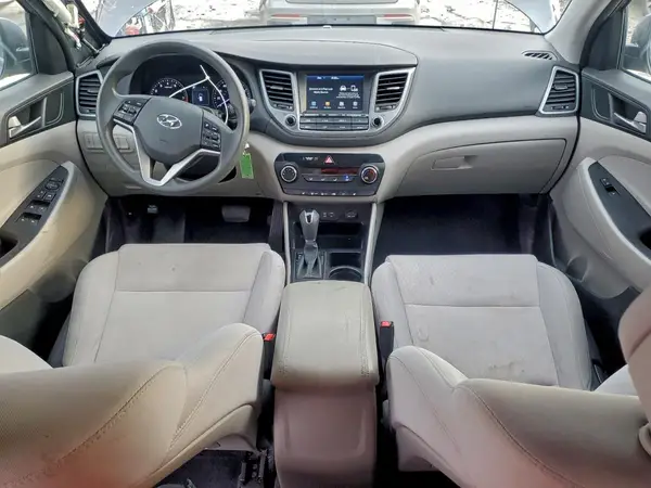 KM8J3CA47JU606111 2018 HYUNDAI TUCSON - Image 8
