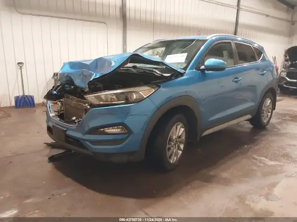 KM8J3CA47JU607033 2018 HYUNDAI TUCSON - Image 2
