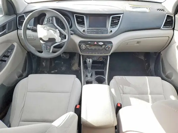 KM8J3CA47JU608165 2018 HYUNDAI TUCSON - Image 8