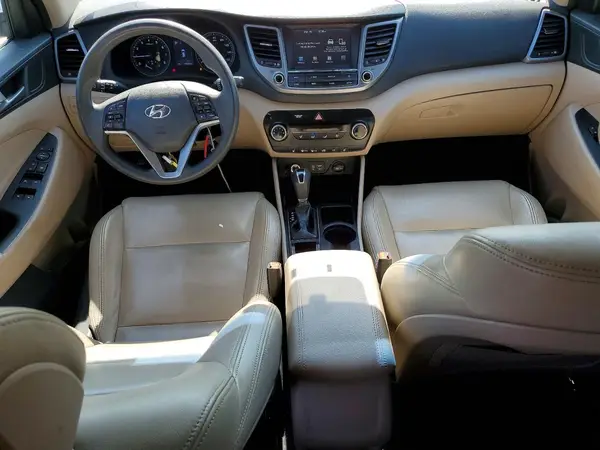 KM8J3CA47JU623166 2018 HYUNDAI TUCSON - Image 8
