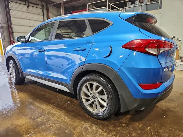 KM8J3CA47JU626360 2018 HYUNDAI TUCSON - Image 2