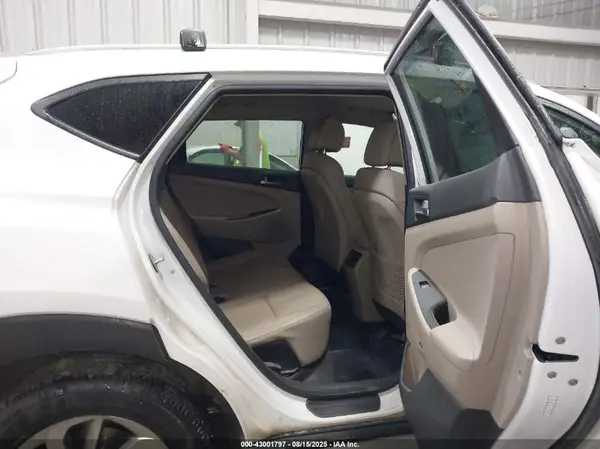 KM8J3CA47JU638072 2018 HYUNDAI TUCSON - Image 8