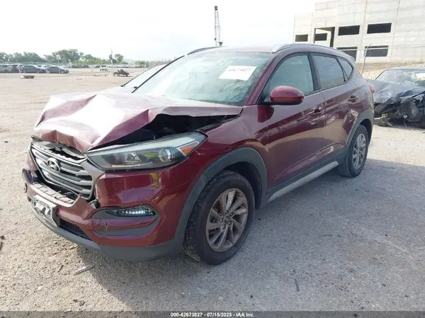 KM8J3CA47JU640324 2018 HYUNDAI TUCSON - Image 2