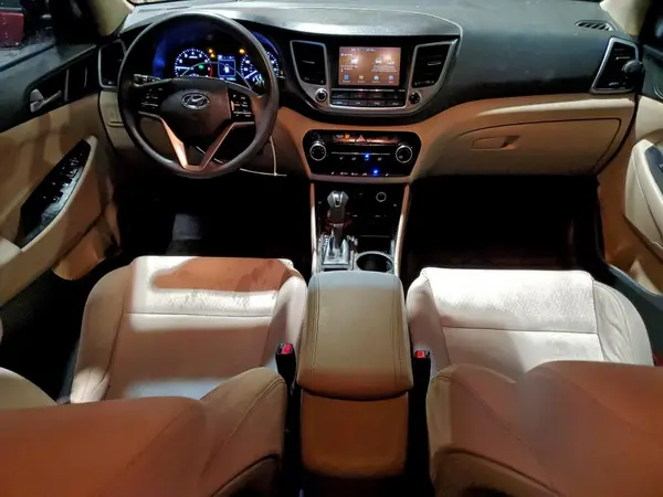 KM8J3CA47JU642543 2018 HYUNDAI TUCSON - Image 8