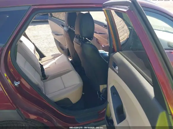 KM8J3CA47JU643501 2018 HYUNDAI TUCSON - Image 8