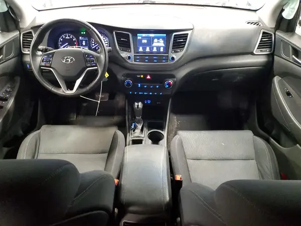 KM8J3CA47JU647693 2018 HYUNDAI TUCSON - Image 8