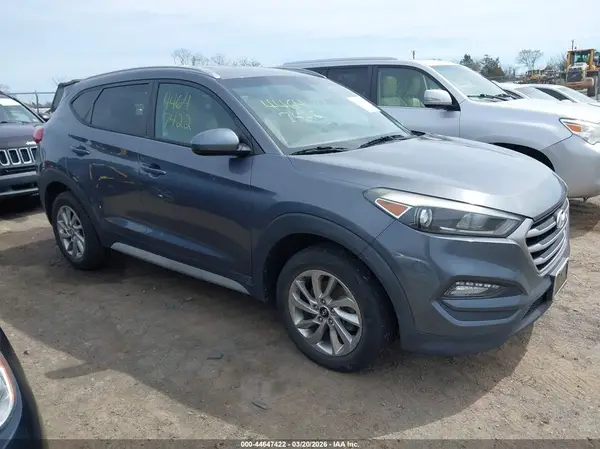 KM8J3CA47JU650819 2018 HYUNDAI TUCSON - Image 1