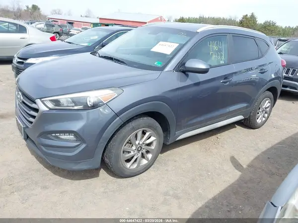 KM8J3CA47JU650819 2018 HYUNDAI TUCSON - Image 2