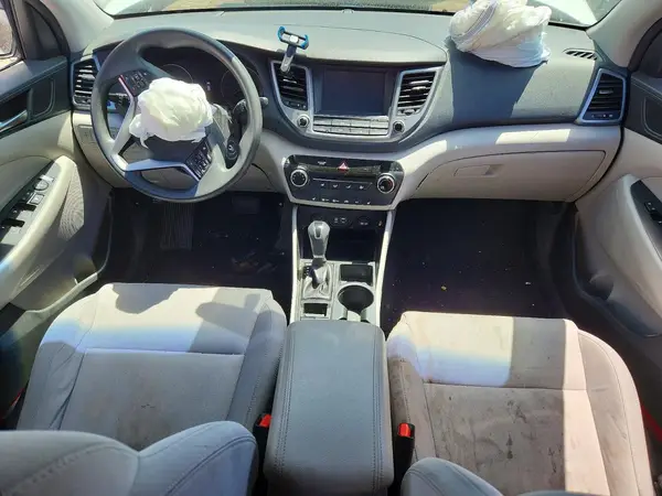 KM8J3CA47JU670102 2018 HYUNDAI TUCSON - Image 8