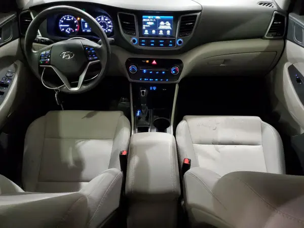 KM8J3CA47JU673355 2018 HYUNDAI TUCSON - Image 8