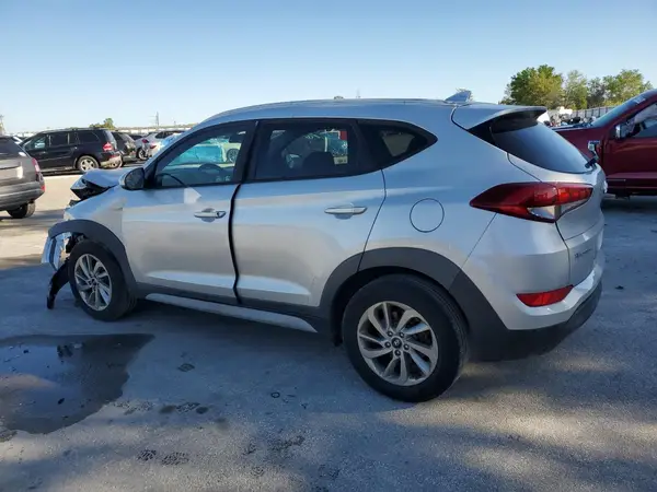 KM8J3CA47JU674781 2018 HYUNDAI TUCSON - Image 2